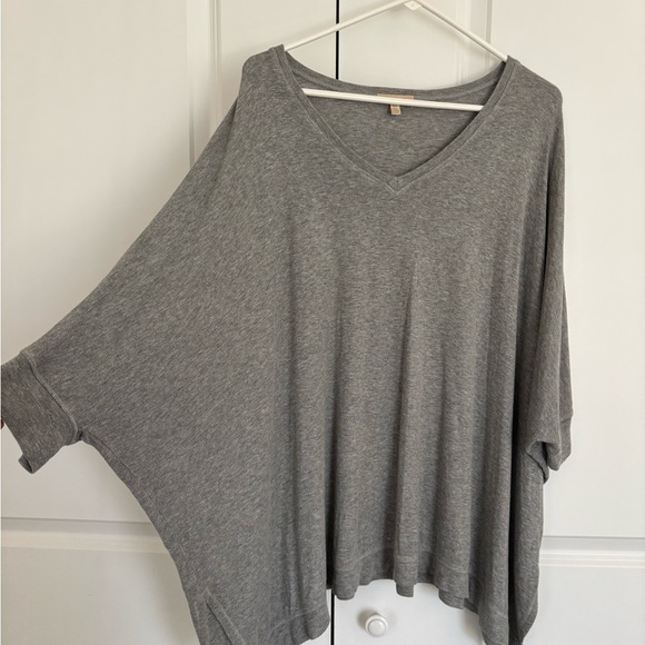 Anthropologie xs/s Bordeaux Gray V-Neck oversized bat sleeve boxy top - Picture 2 of 9